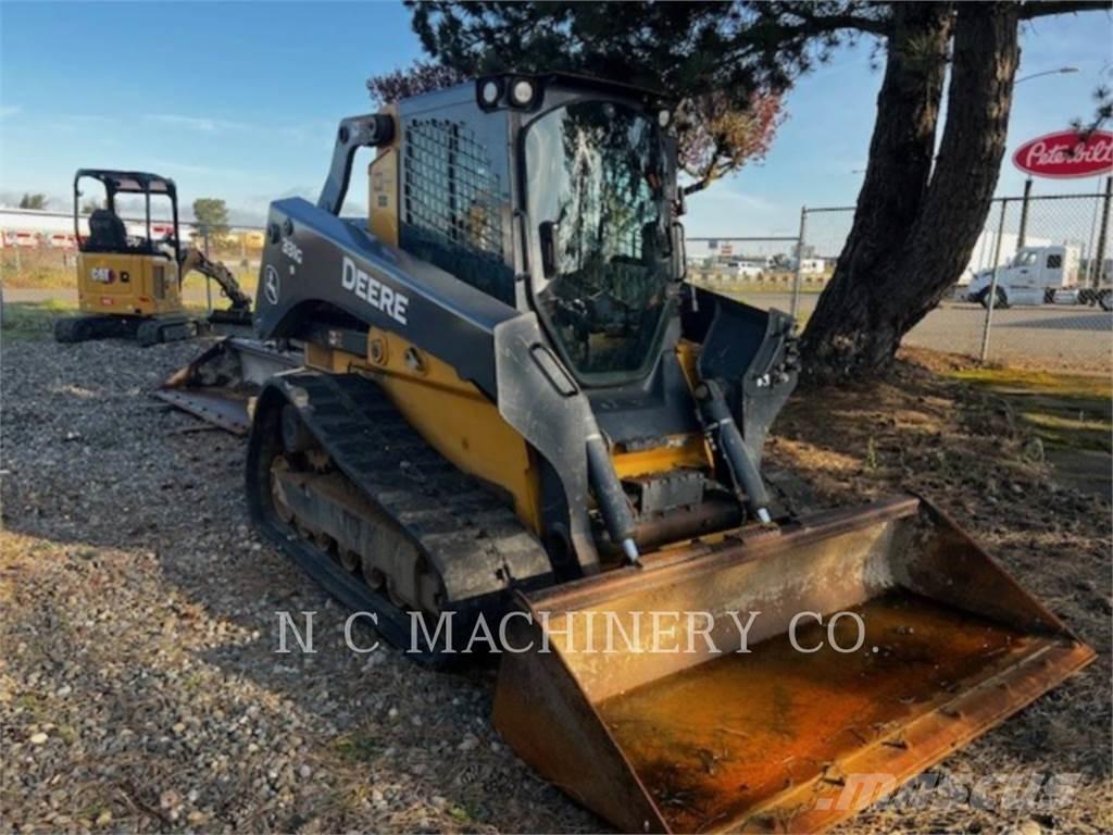 John Deere 331G Šmykom riadené nakladače