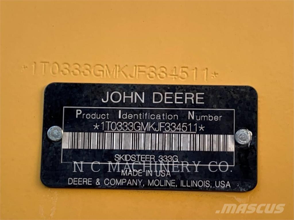John Deere 333G Šmykom riadené nakladače