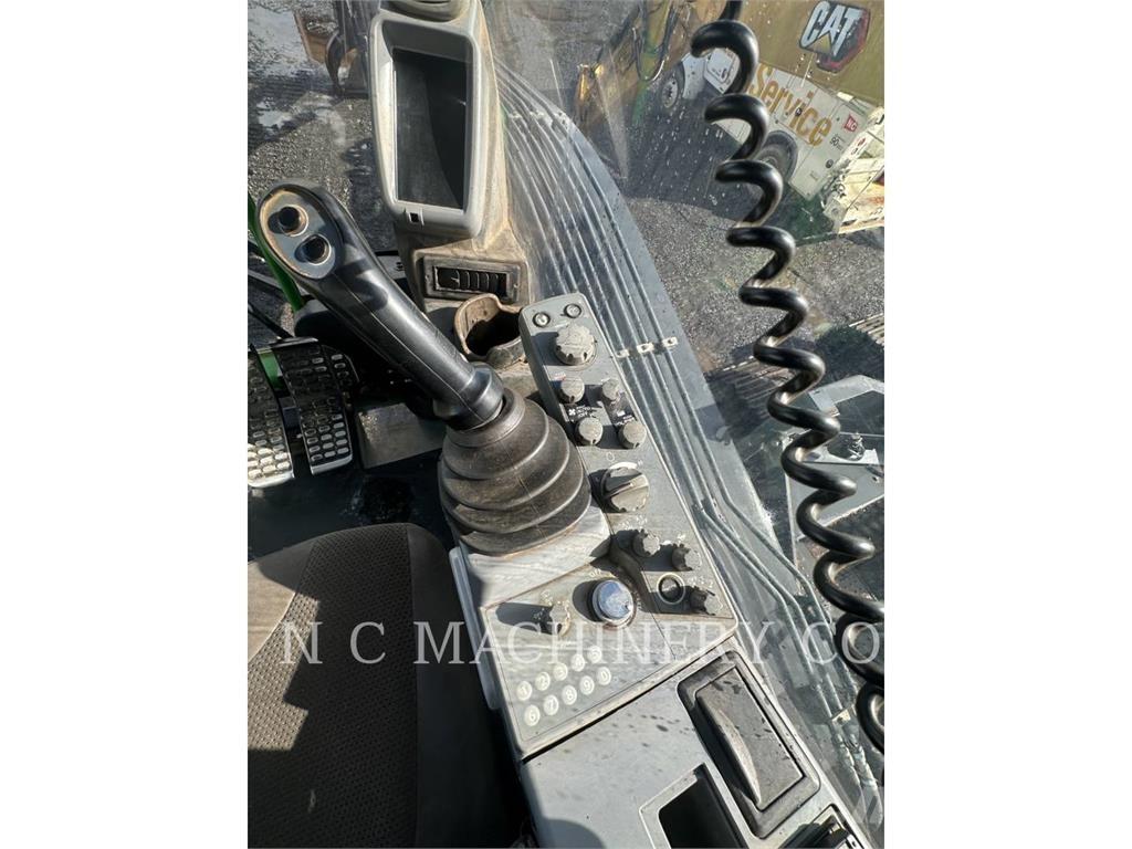 John Deere 3756G Lesné traktory