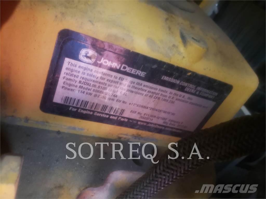John Deere 524K Kolesové nakladače
