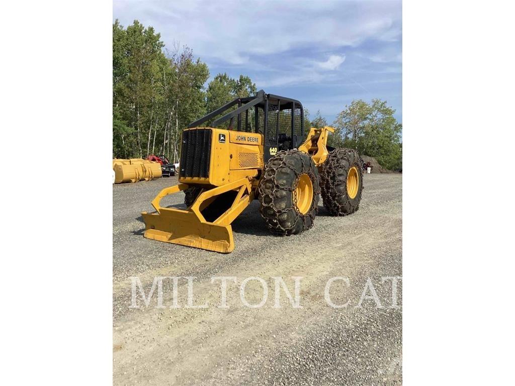 John Deere 640 Skiddery