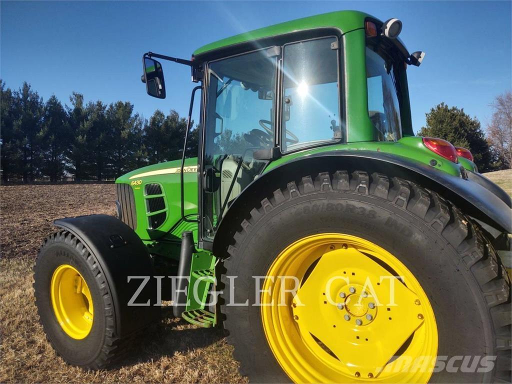 John Deere 6430 Traktory