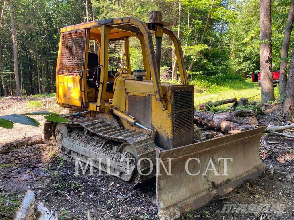 John Deere 650G Pásové dozéry