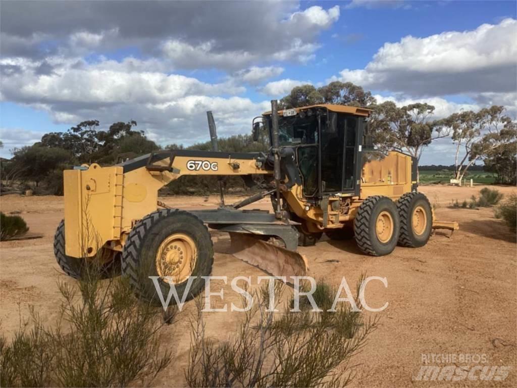John Deere 670G Grejdery