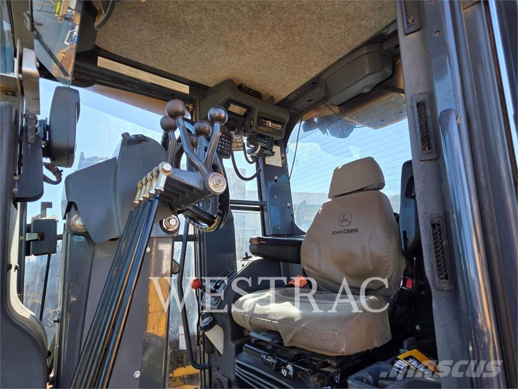 John Deere 670G Grejdery