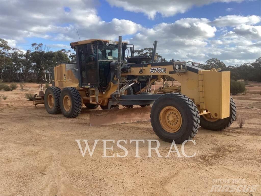 John Deere 670G Grejdery