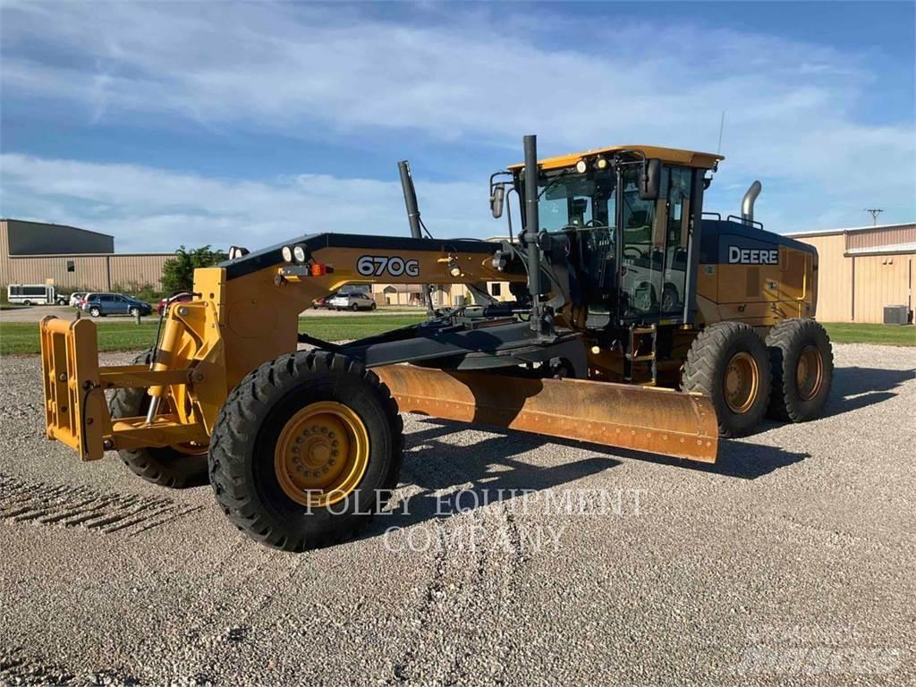 John Deere 670G Grejdery
