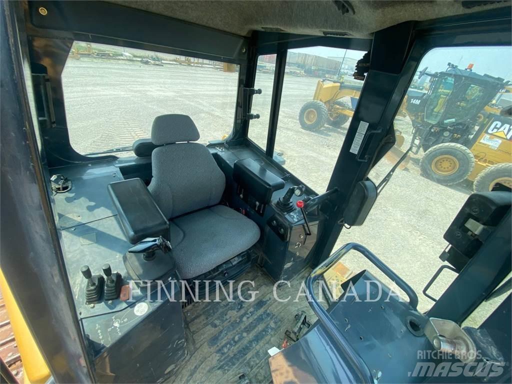 John Deere 750J Pásové dozéry