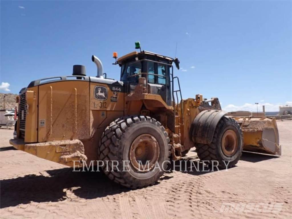 John Deere 844P Kolesové nakladače