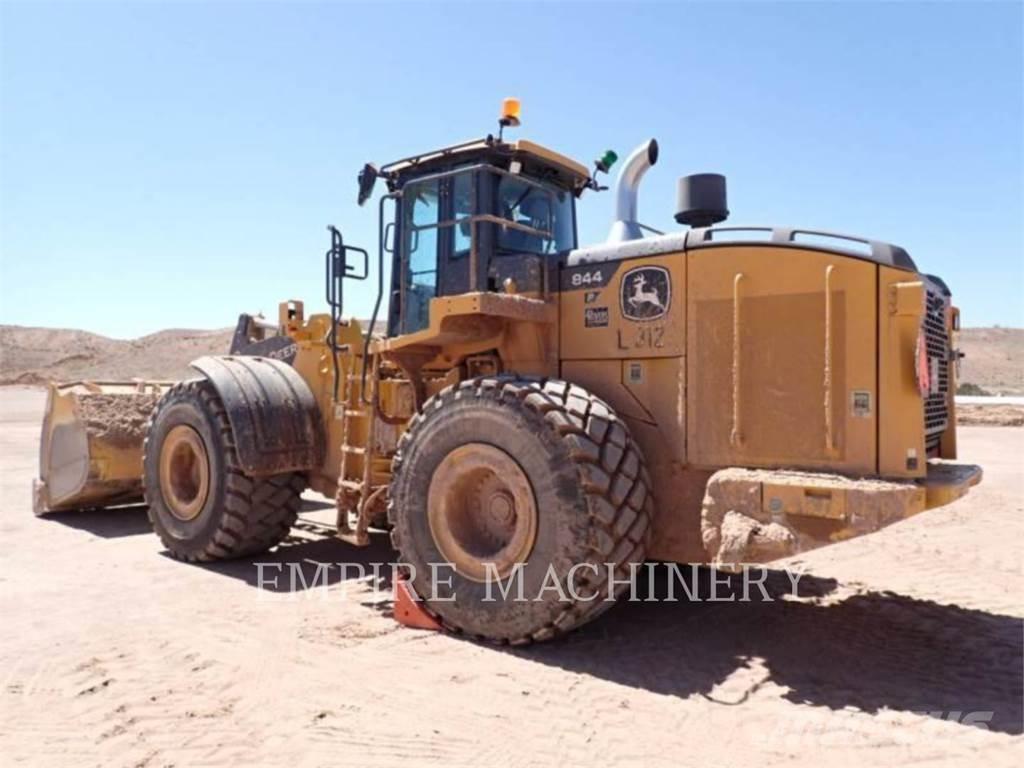 John Deere 844P Kolesové nakladače
