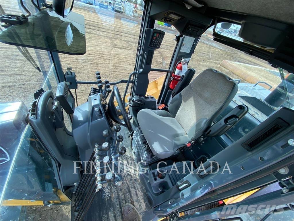 John Deere 870G Grejdery
