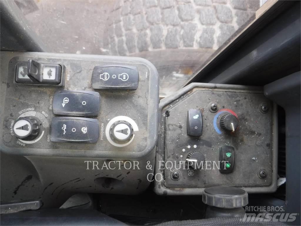 John Deere 872GP Grejdery