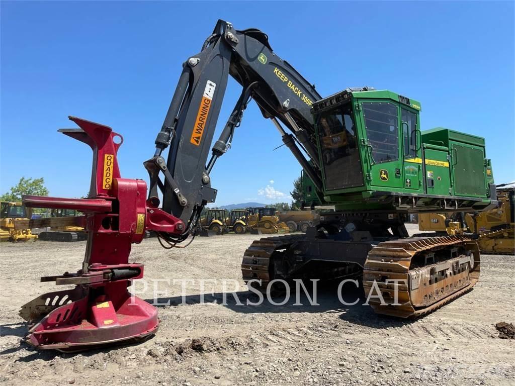 John Deere 959M Stínacie harvestory