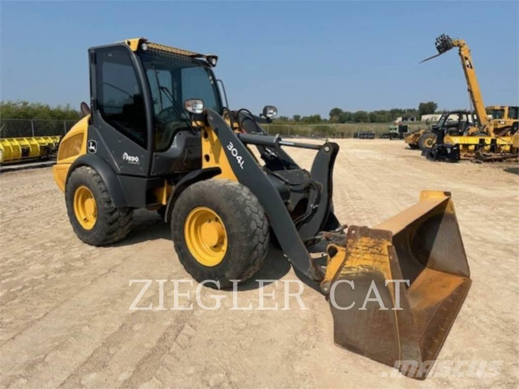 John Deere & CO. 304L Kolesové nakladače