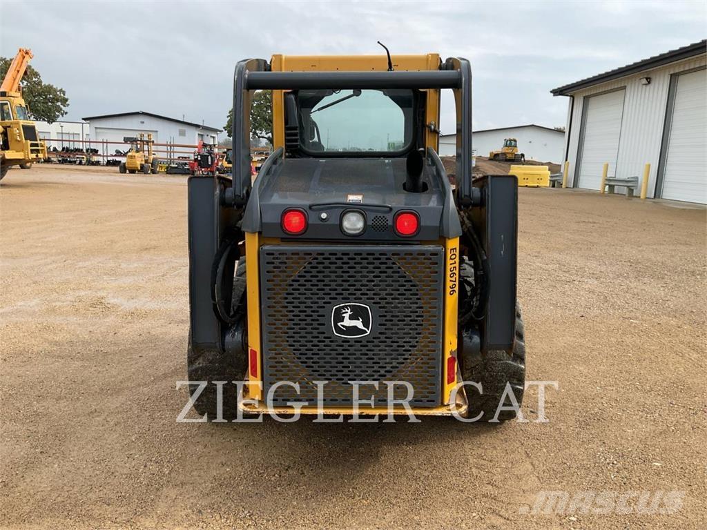 John Deere & CO. 320D Šmykom riadené nakladače