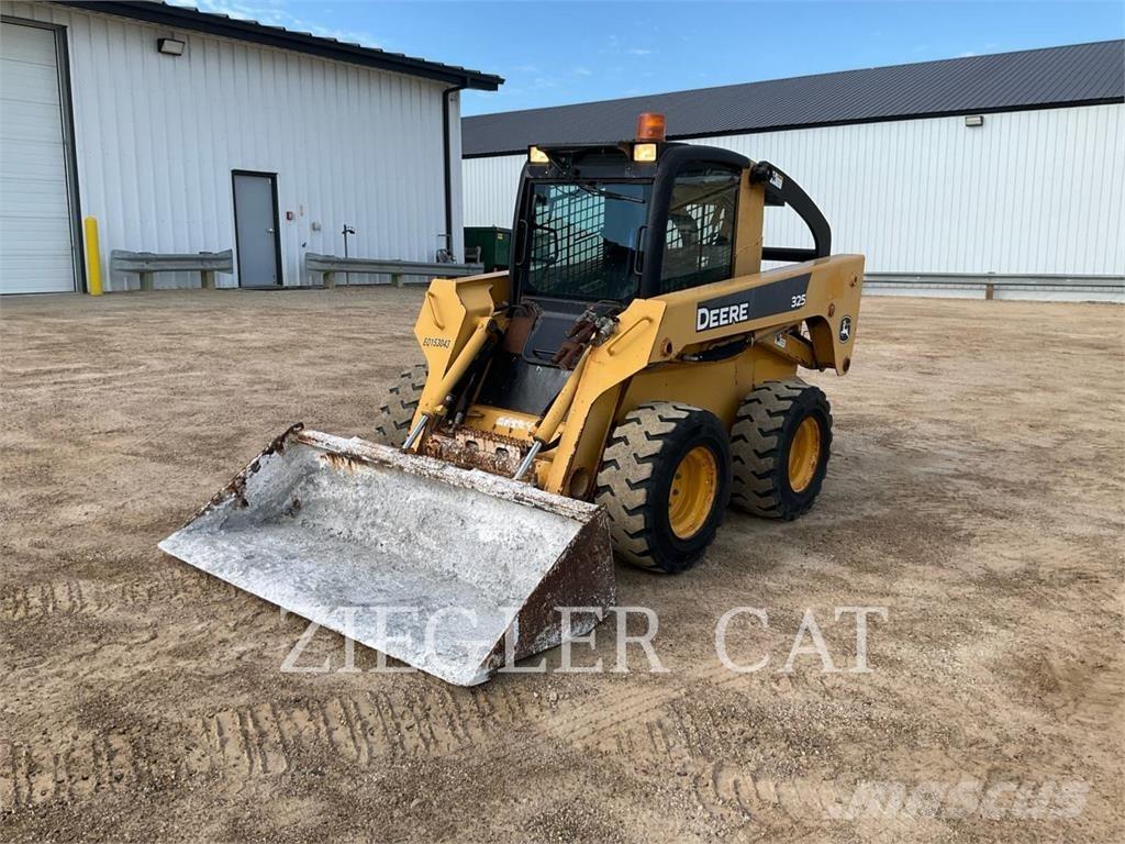 John Deere & CO. 325_AO Šmykom riadené nakladače