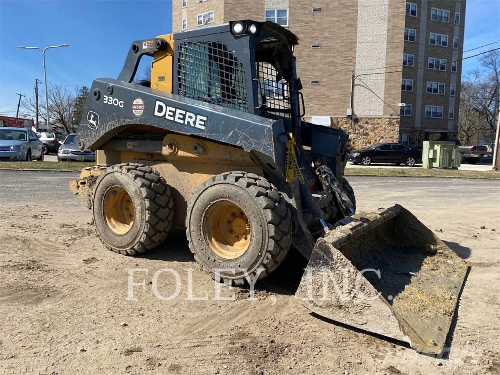 John Deere & CO. 330G Šmykom riadené nakladače