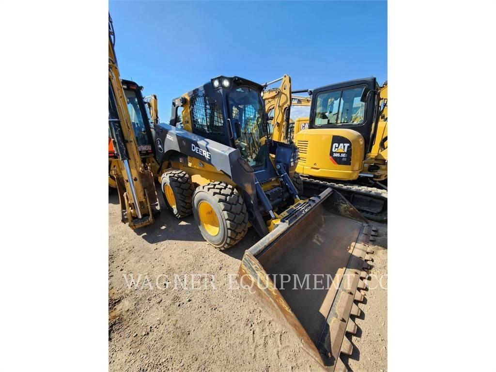 John Deere & CO. 332G Šmykom riadené nakladače