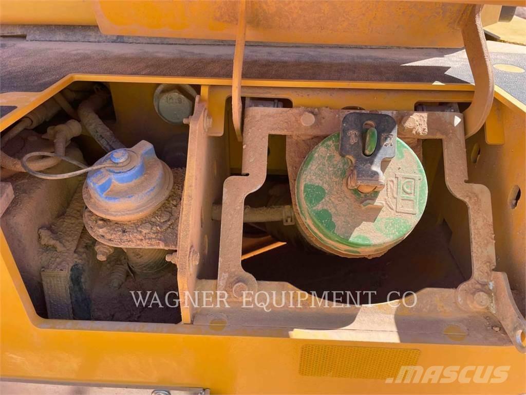 John Deere & CO. 544P Kolesové nakladače
