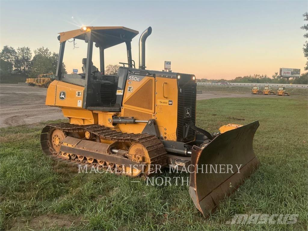 John Deere & CO. 550K XLT Pásové dozéry