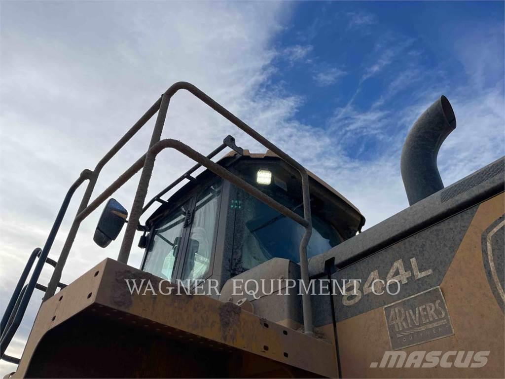 John Deere & CO. 844L Kolesové nakladače