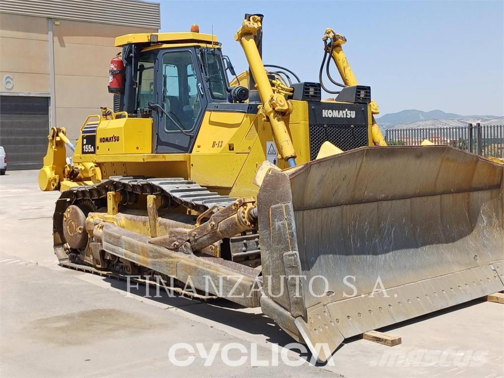 Komatsu D155 Pásové dozéry