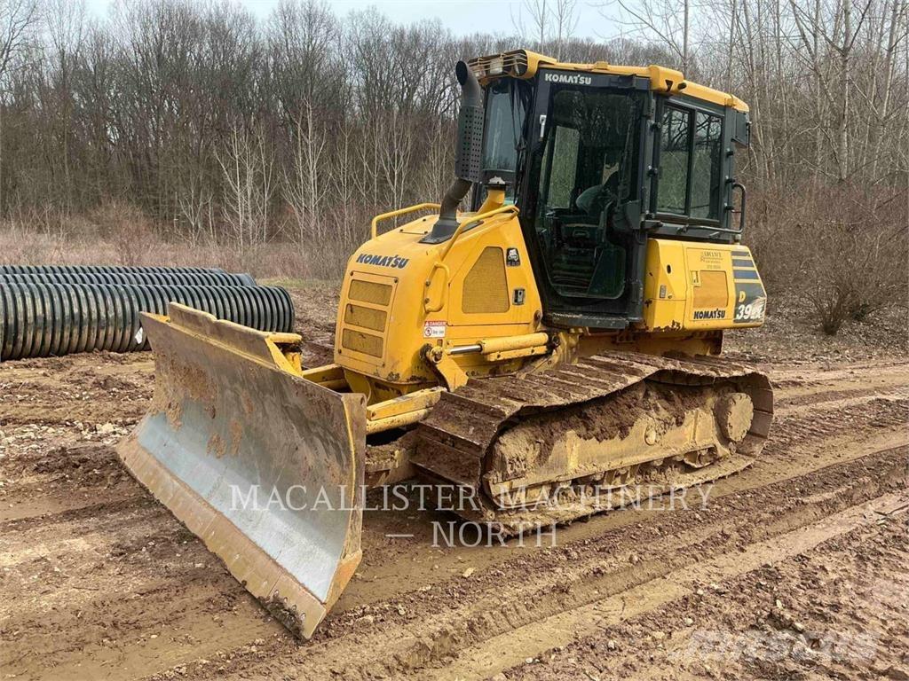 Komatsu D39EX-24 Pásové dozéry