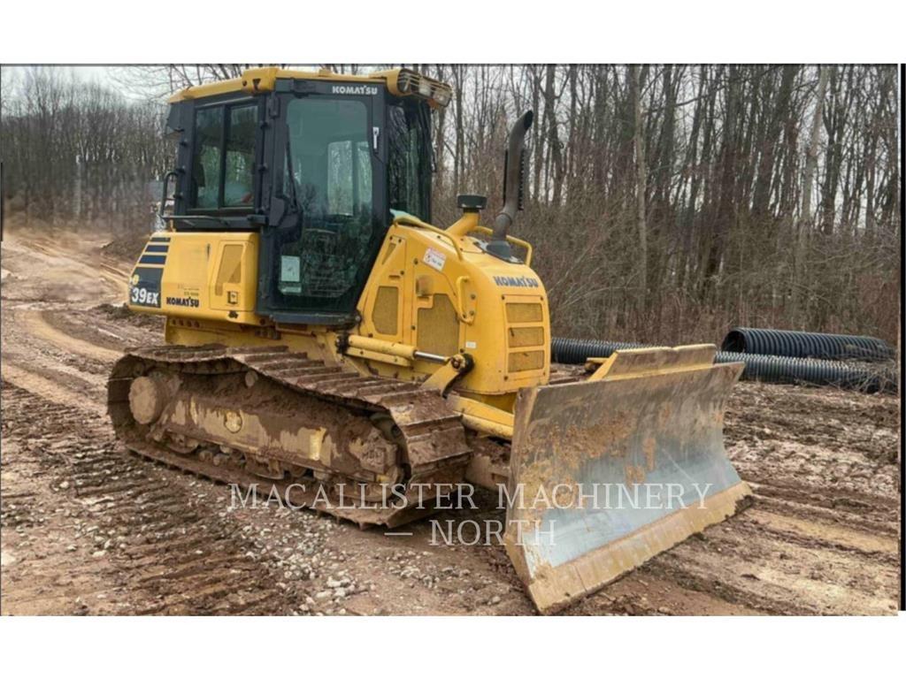 Komatsu D39EX-24 Pásové dozéry