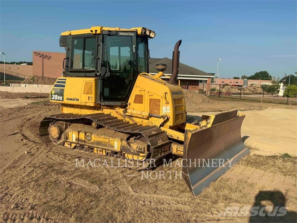 Komatsu D39PX-23 Pásové dozéry