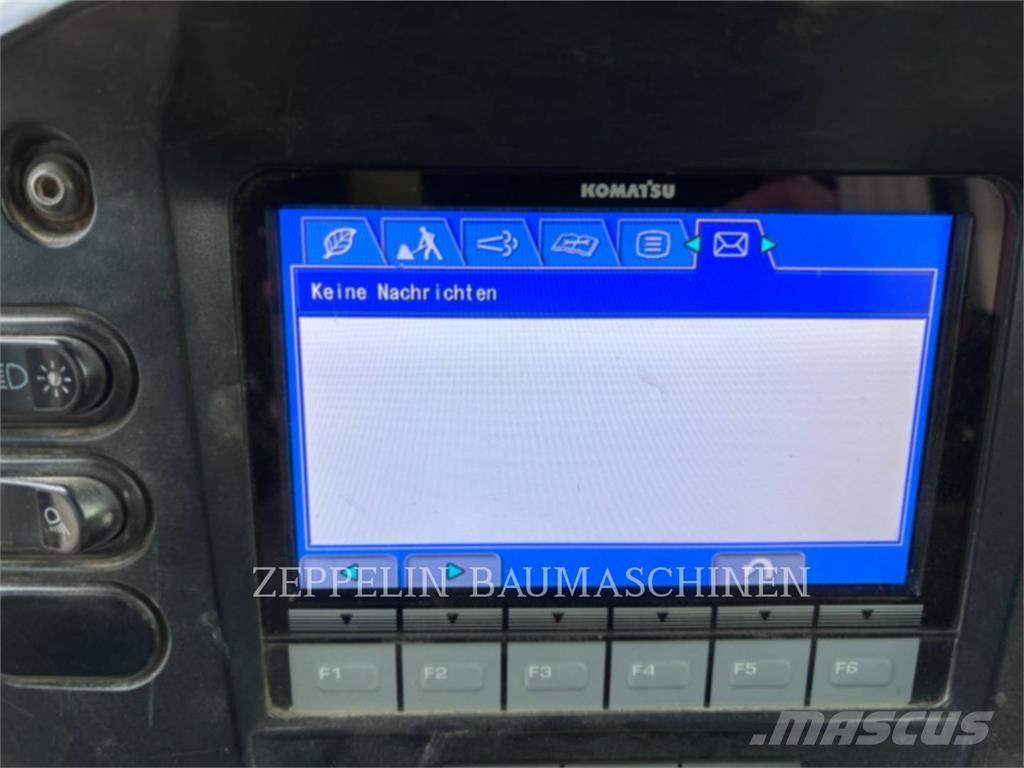 Komatsu D61PX Pásové dozéry