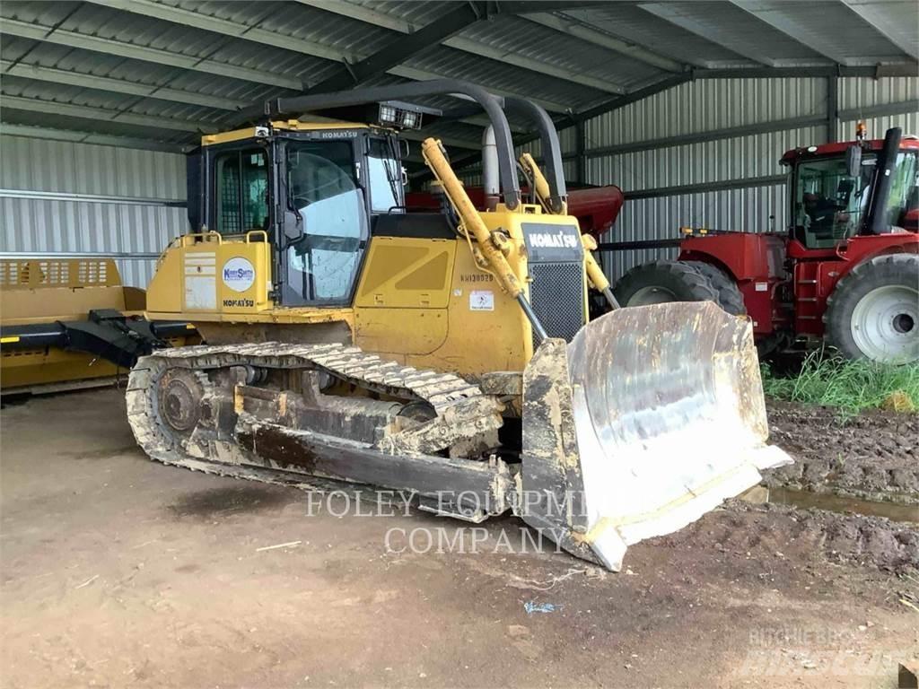 Komatsu D65EX17 Pásové dozéry