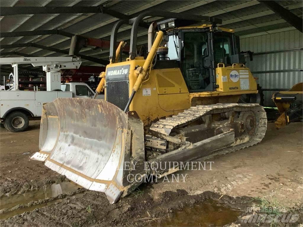 Komatsu D65EX17 Pásové dozéry