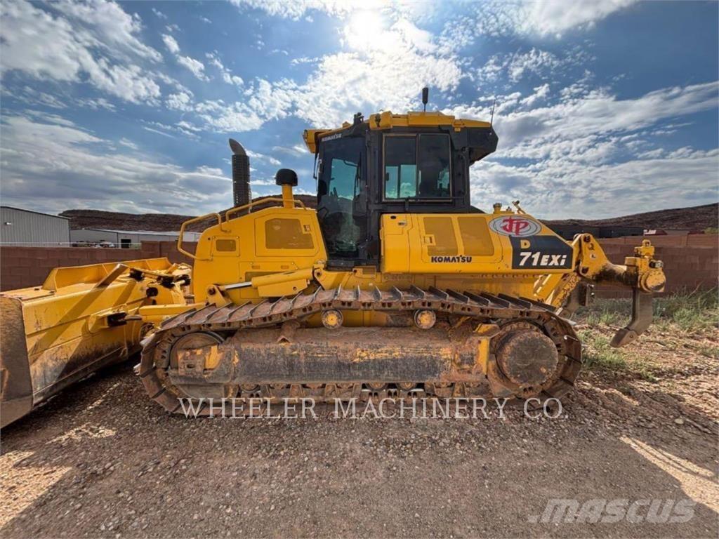 Komatsu D71EXI-24 Pásové dozéry