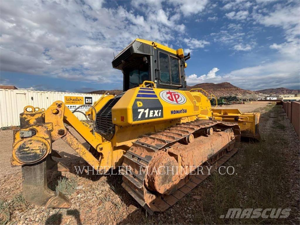 Komatsu D71EXI-24 Pásové dozéry