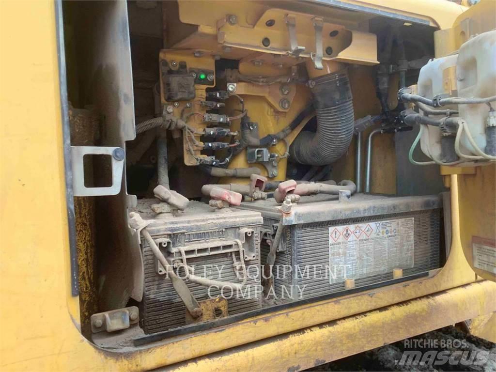 Komatsu D85EXI Pásové dozéry