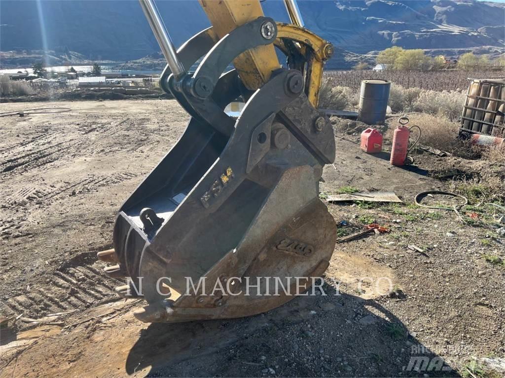 Komatsu PC138USLC Pásové rýpadlá
