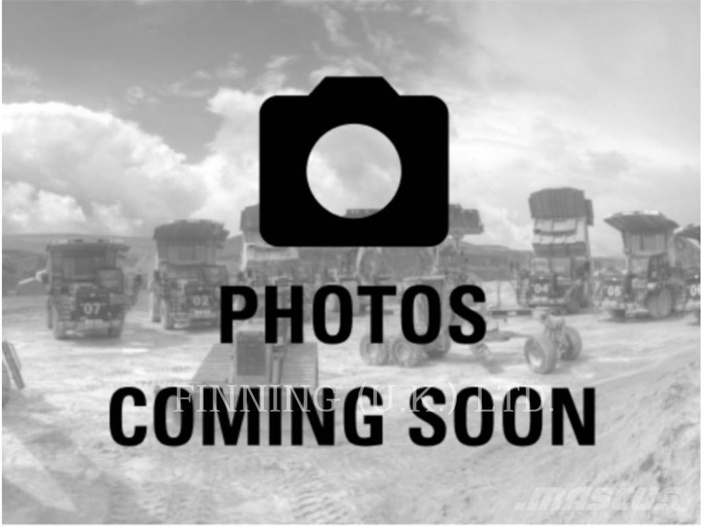 Komatsu PC210-11E0 Pásové rýpadlá