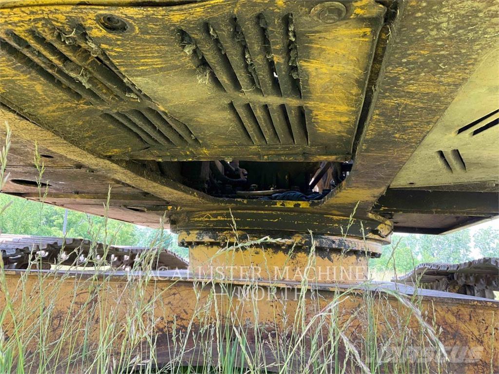 Komatsu PC220 Pásové rýpadlá