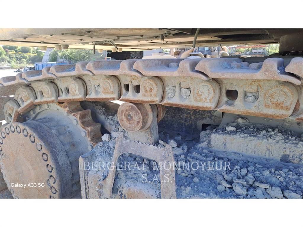 Komatsu PC700LC Pásové rýpadlá