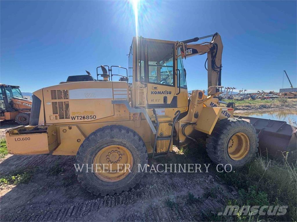 Komatsu WA250-5L Kolesové nakladače