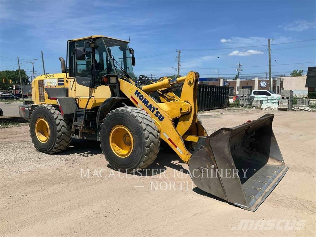 Komatsu WA320-7 Kolesové nakladače