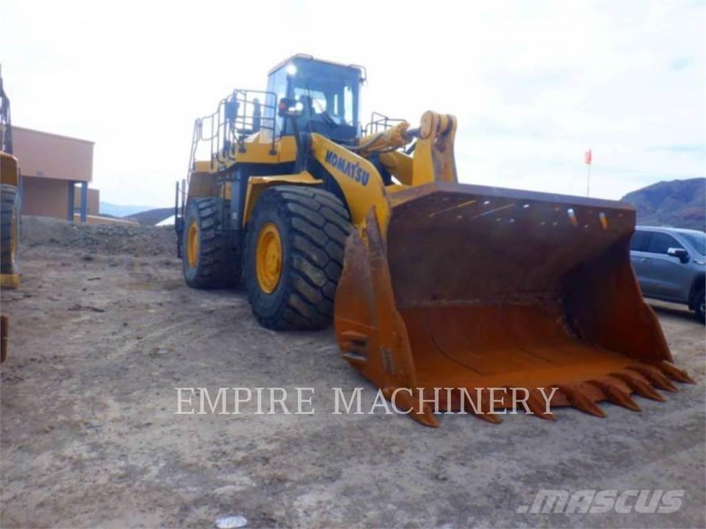 Komatsu WA600-8 Kolesové nakladače