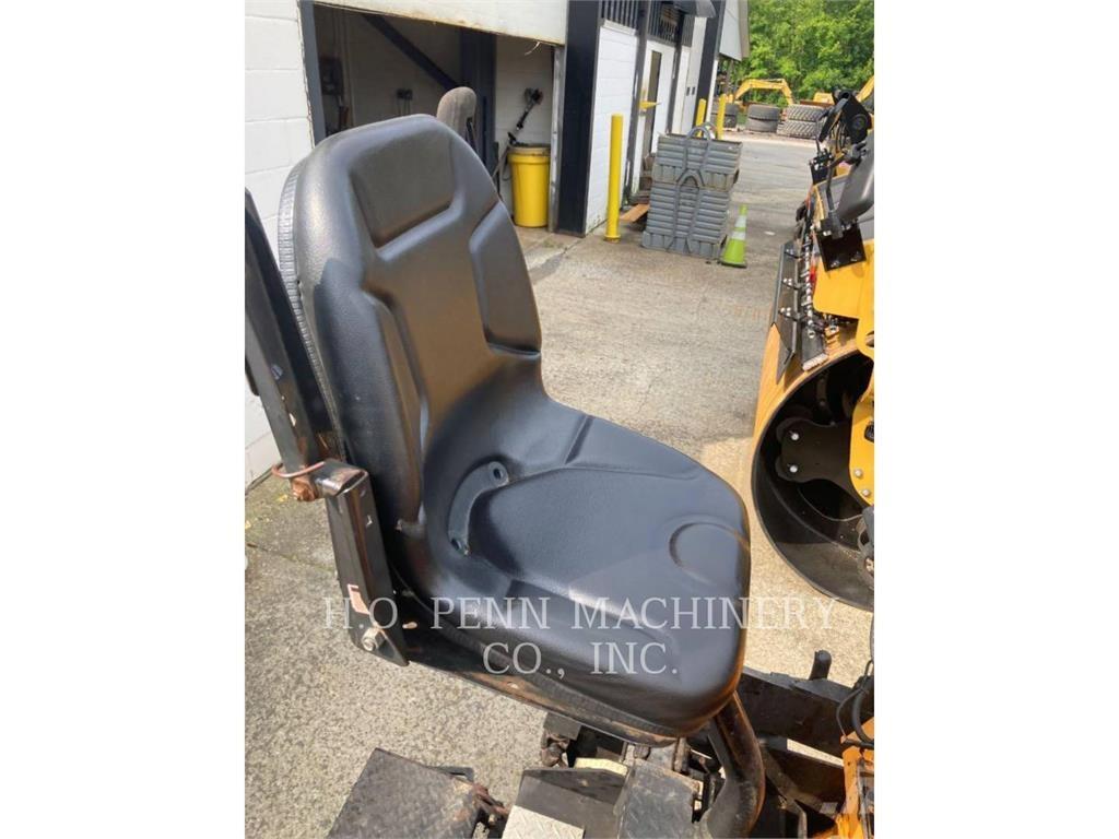 LeeBoy 8515 Finišéry