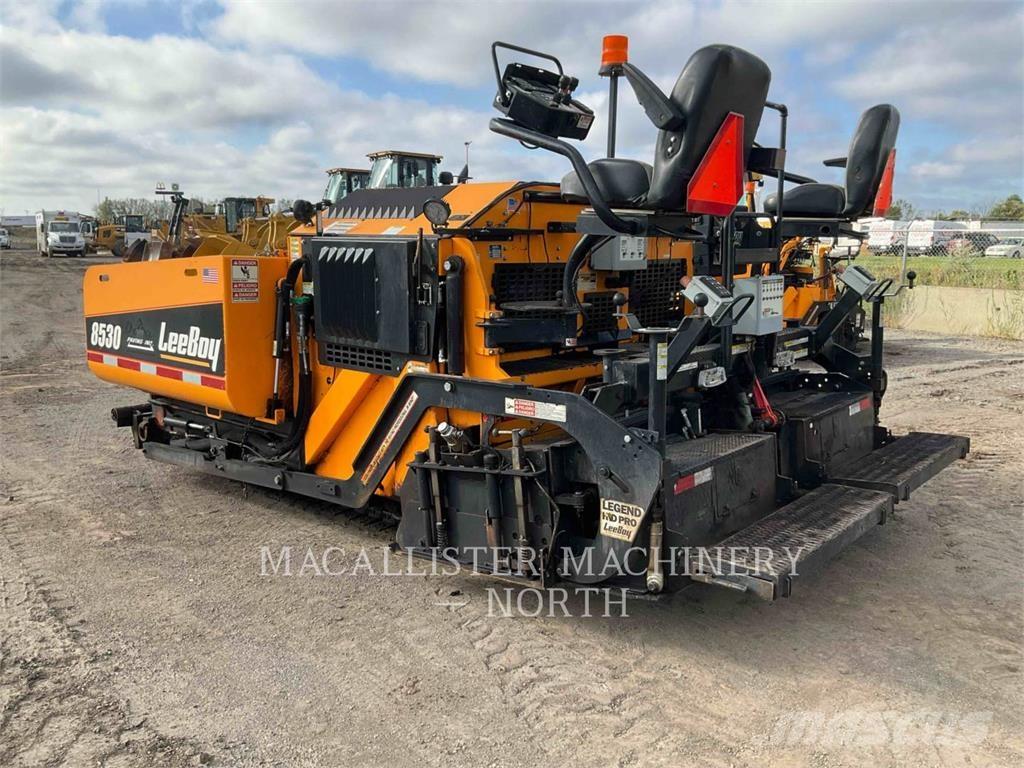 LeeBoy 8530 Finišéry