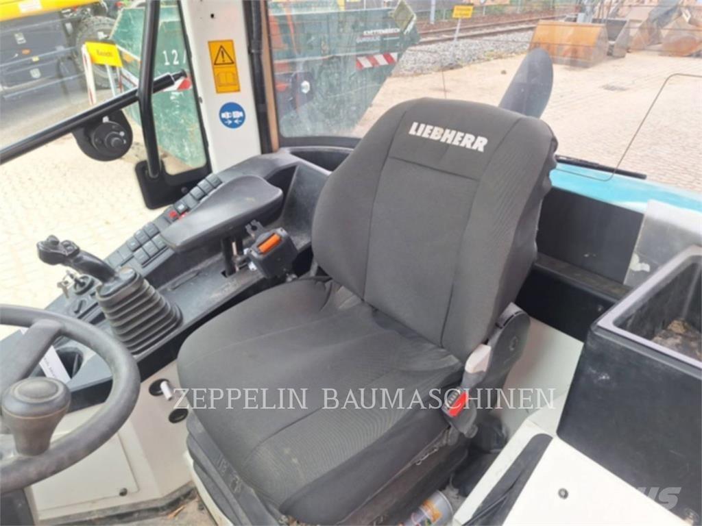 Liebherr L506 Kolesové nakladače