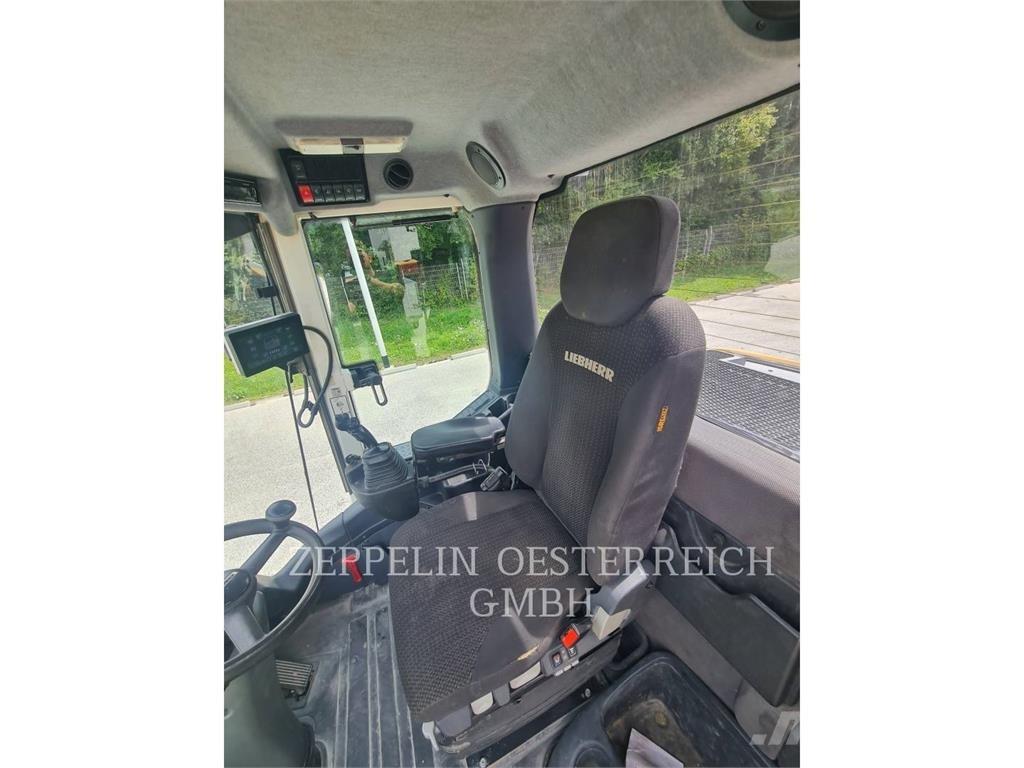 Liebherr L526 Kolesové nakladače