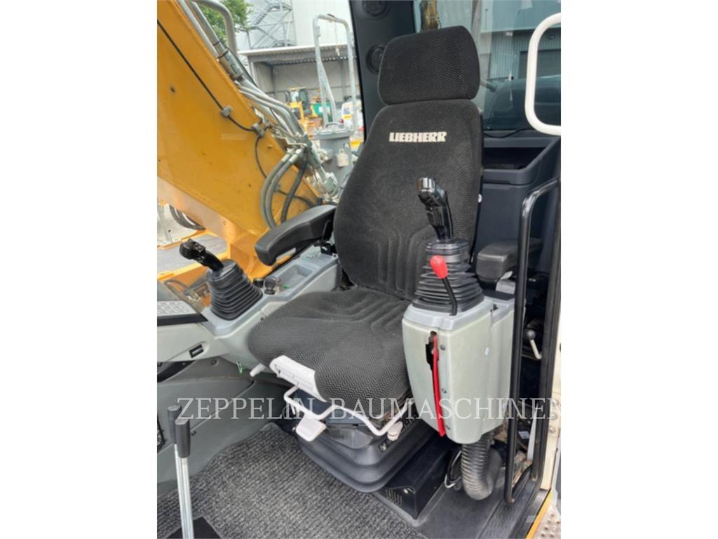 Liebherr R926 Pásové rýpadlá