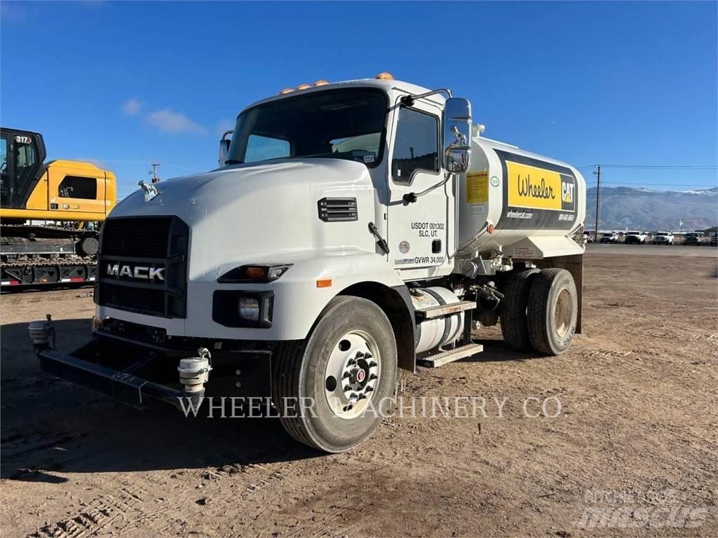 Mack WT2000 A Cisternové nákladné vozidlá