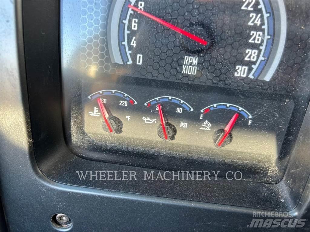 Mack WT2000 A Cisternové nákladné vozidlá