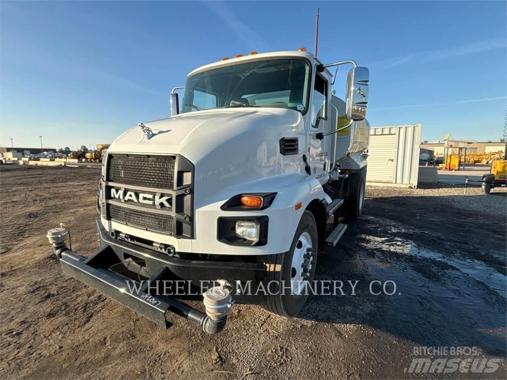 Mack WT2000 A Cisternové nákladné vozidlá